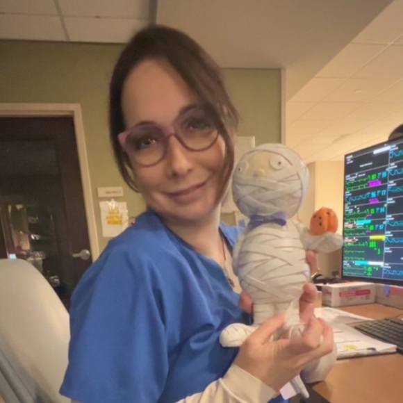 Meet your Posher, Camille - Picture 2 of 5